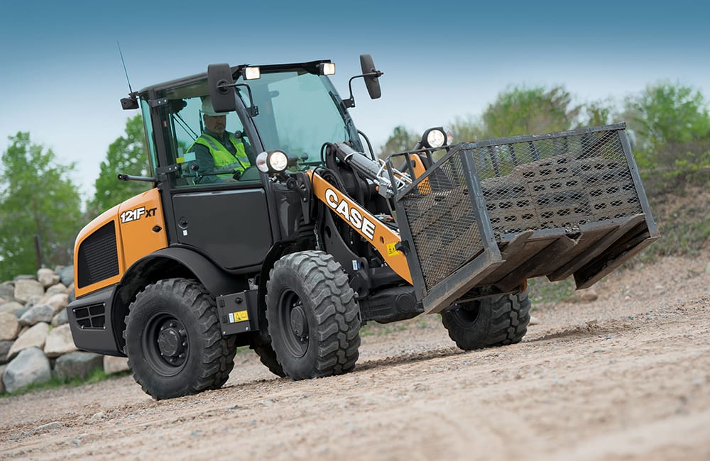 CASE Compact Wheel Loader 121F